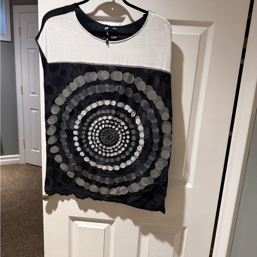 Desigual Black and White Circular Pattern Blouse